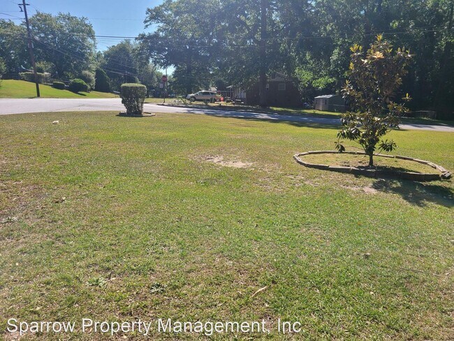 Building Photo - 3 br, 1.5 bath House - 6142 Luna Drive