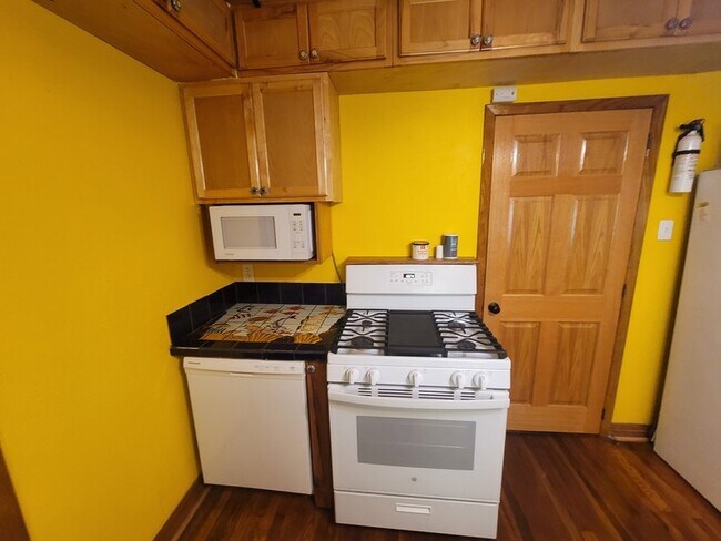Foto del edificio - 5113 Avenue R 1/2