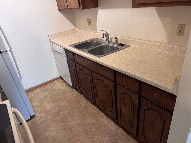 Foto del edificio - 2-Bed, 2-Bath Condo in Brown Deer