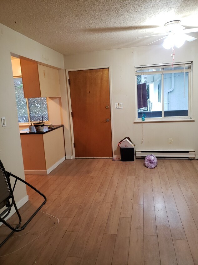 Primary Photo - 646 Admirals Rd