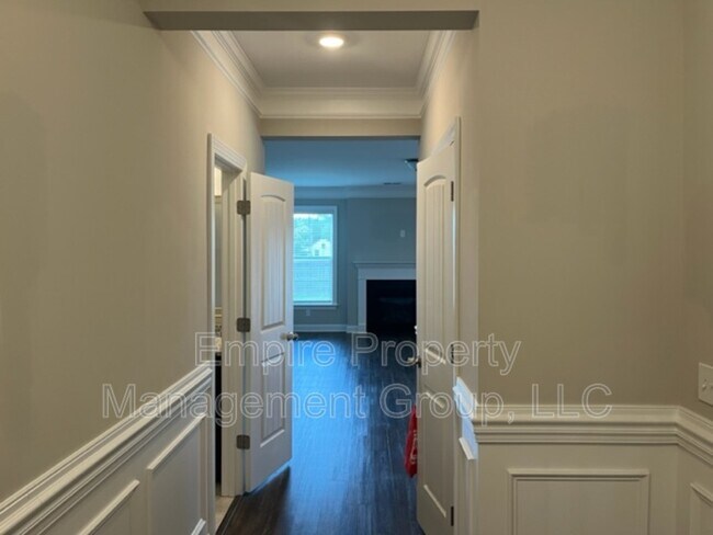 Foto del edificio - 922 Taramore Ln