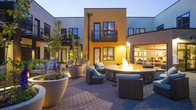 Building Photo - 3372 W 38th Ave