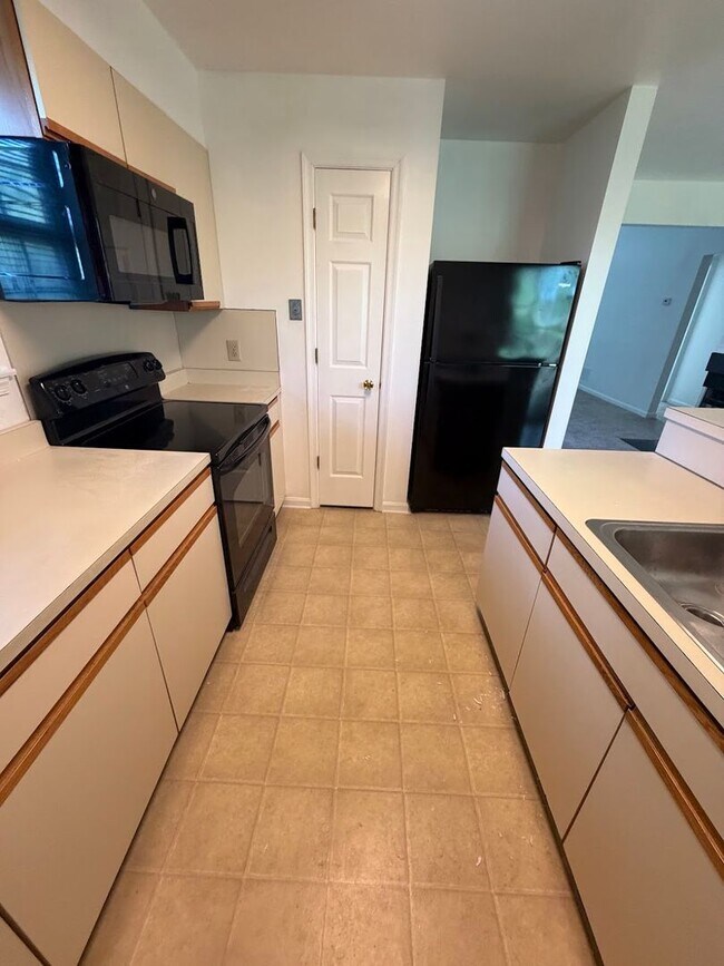 Foto del edificio - 3 Bedroom Seven Oaks Condo