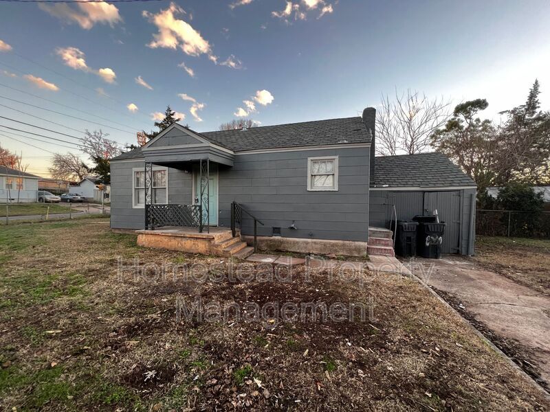 Primary Photo - 1200 SW 28th St