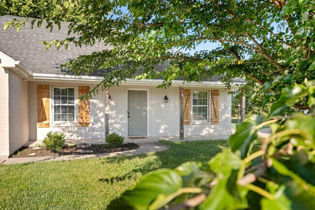 Foto del edificio - 607 Winterway Dr.