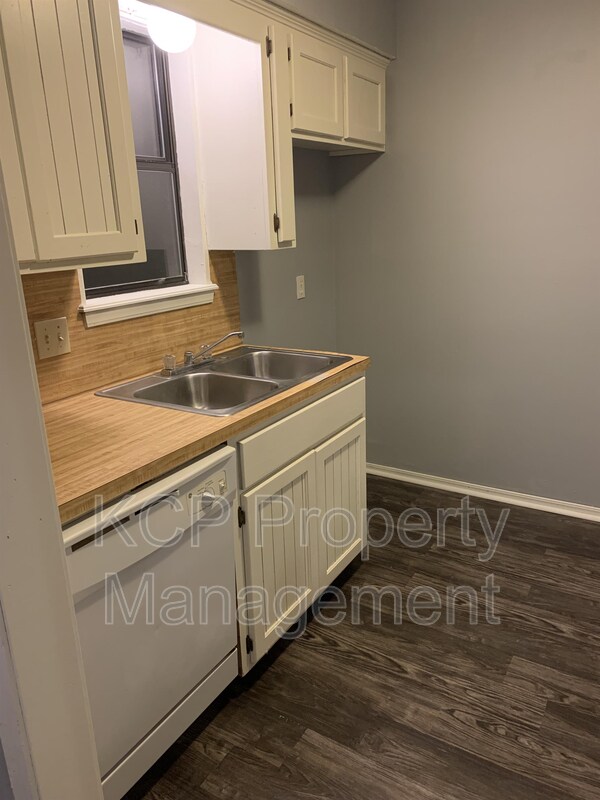 Building Photo - 314 N Albert Pike Ave