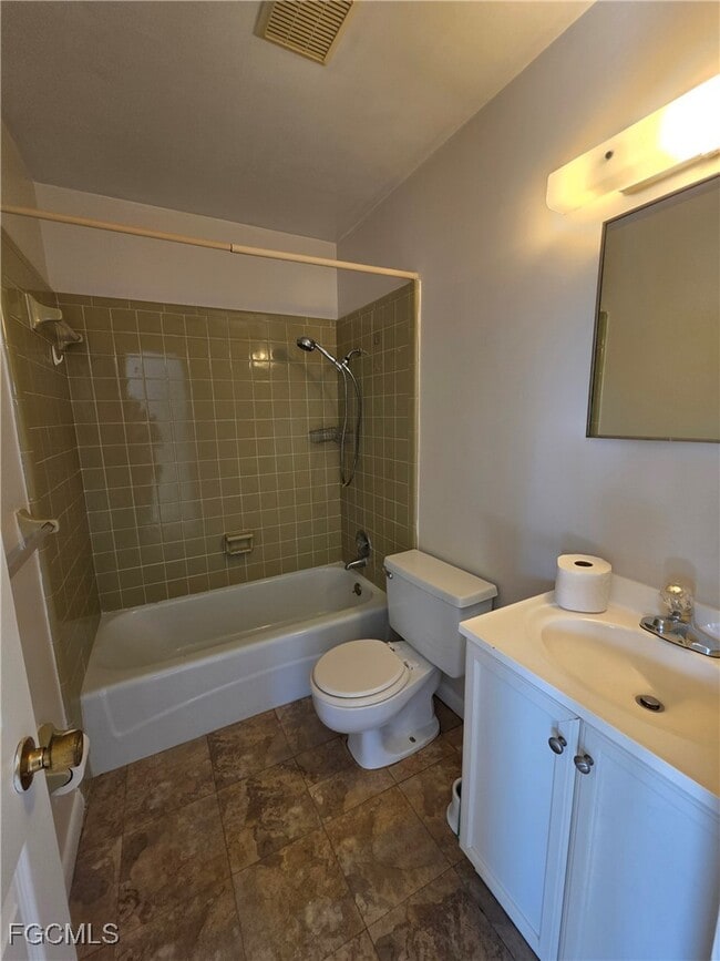 Building Photo - 46 Hamlin Ct