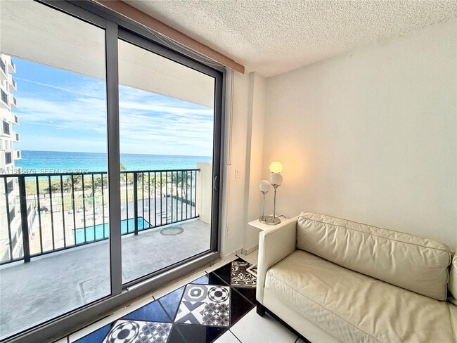 Building Photo - 9273 Collins Ave