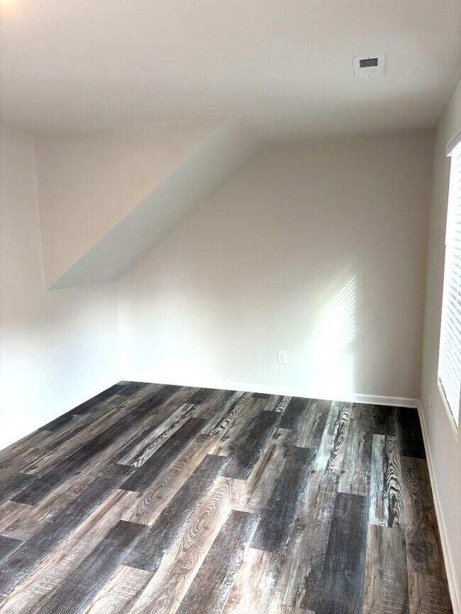 Foto del edificio - Bright 3BR 2.5BA Home w/ Full Appliance Kitchen • Garage Parking in Mooresville