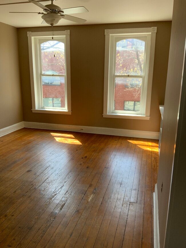 Building Photo - 113 E Patrick St