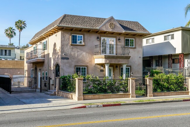 Fotografía del edificio - 7522 Fountain Ave