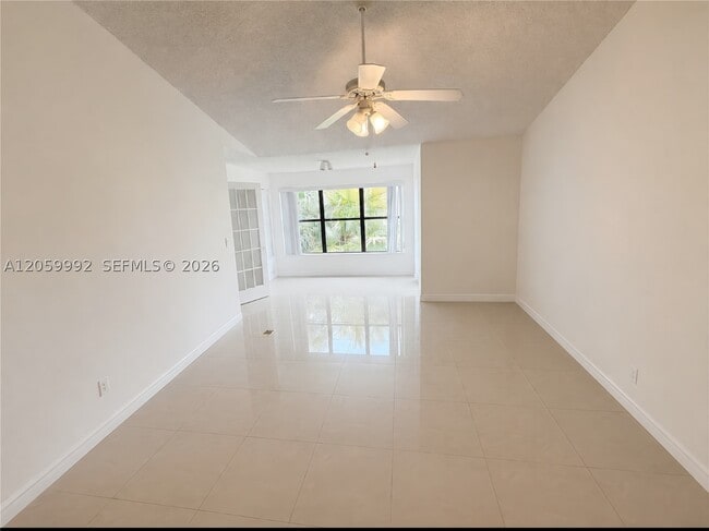 Building Photo - 2926 S University Dr