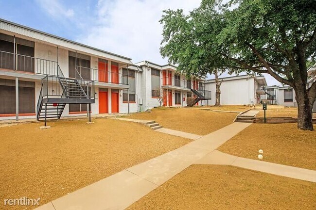 Foto del edificio - 2 br, 2 bath Apartment - 1910 S Josey Ln