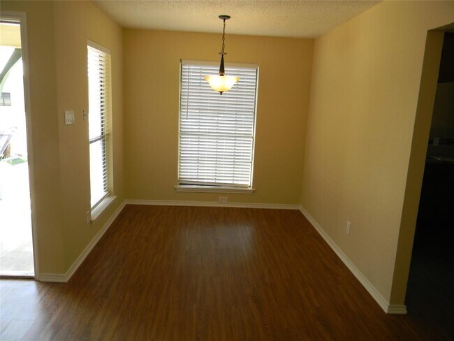 Building Photo - 6815 Springdale Ln