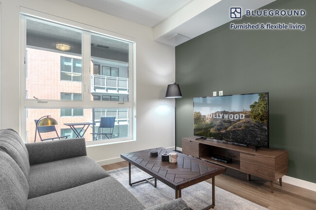 Building Photo - 401 N Orange St