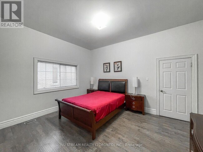 Building Photo - 72 Snively St