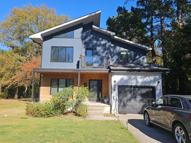 Photo - 1211 Gilbert St House