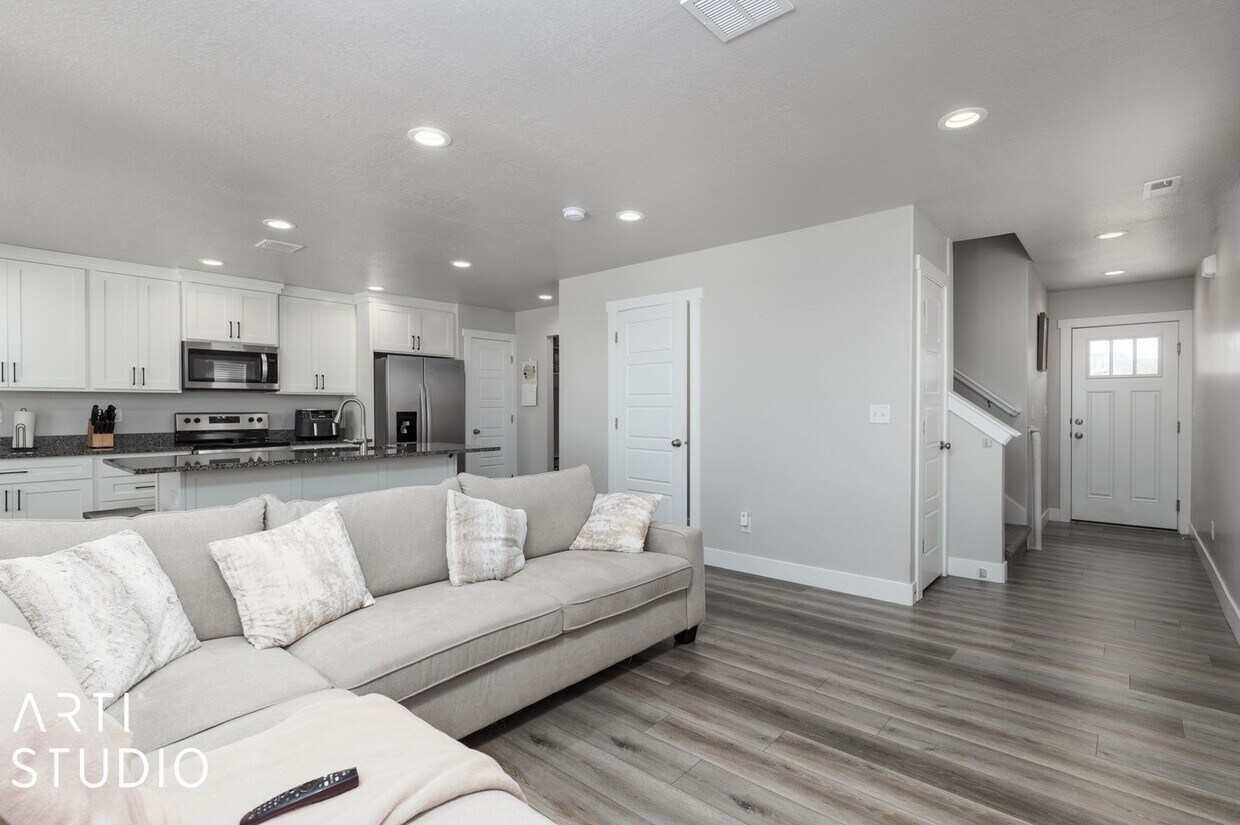 4111 S 2800 W, Roy, UT 84067 House Rental in Roy, UT