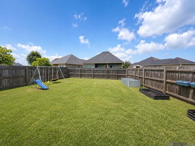 Building Photo - 15484 Oakstone Dr