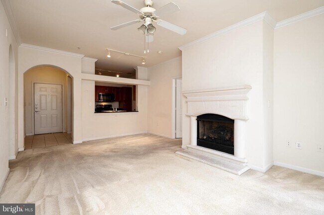 Building Photo - 12925 Centre Park Cir