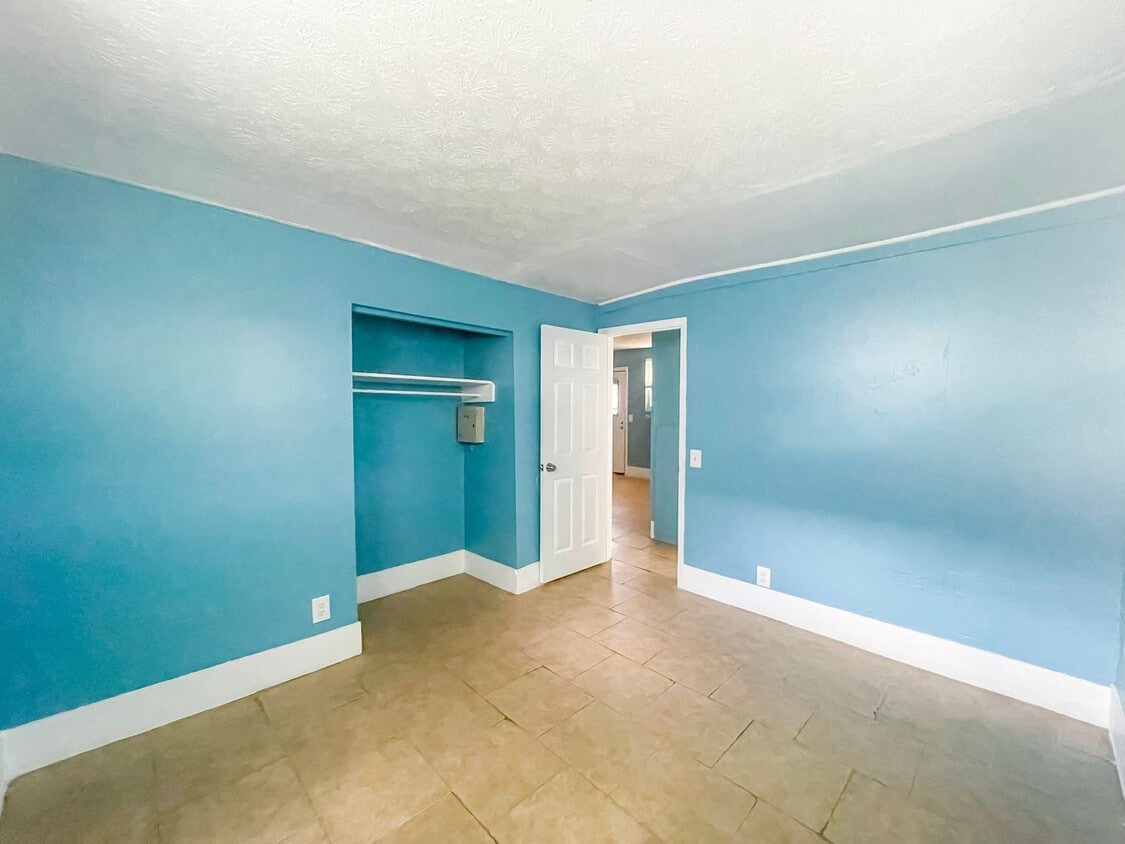 Foto del edificio - 926-916 Eaverson St