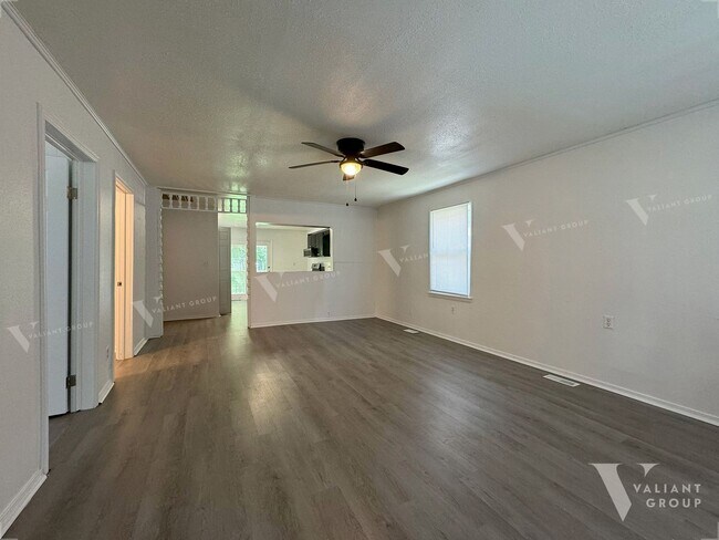 Foto del edificio - Cozy 3 Bedroom, 1 Bathroom Home