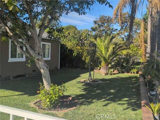 Foto del edificio - 10915 Carmenita Rd