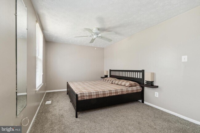 Foto del edificio - 15057 Mill Spring Dr