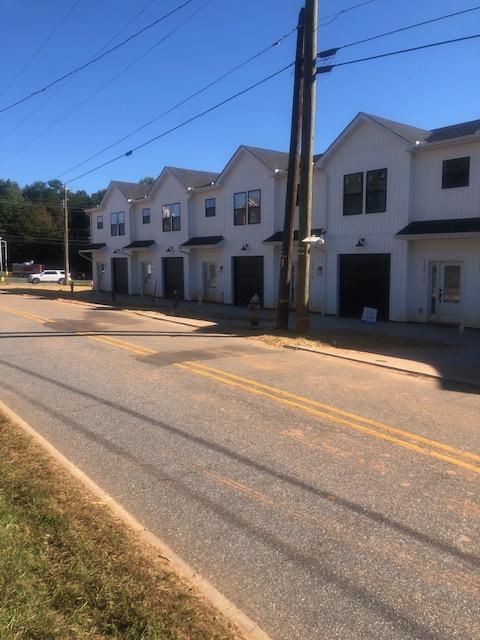 Building Photo - 2280 15th Ave NE