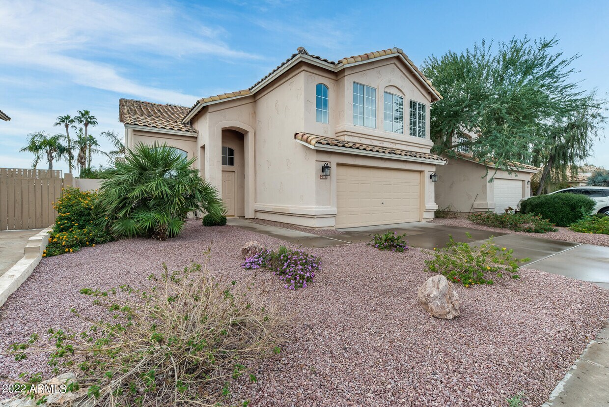 Primary Photo - 7447 W Crest Ln