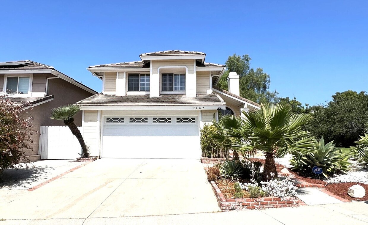 Primary Photo - Beautiful 3 Bedrooms, 2.5 Bathrooms Single...
