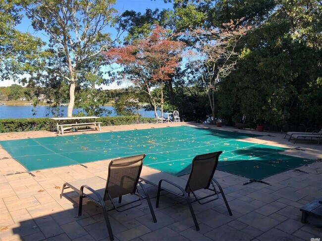 Building Photo - 3693 Pine Neck Rd