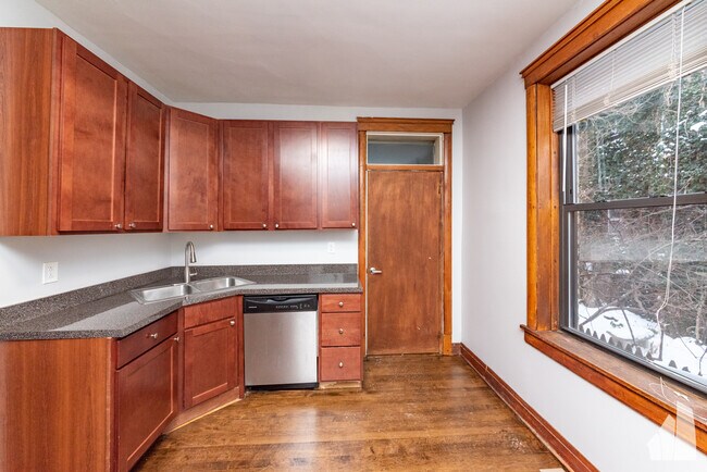 Foto del edificio - 3524 W Grace St