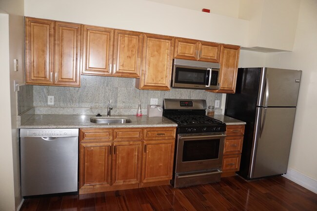 Building Photo - 409 S 22nd St