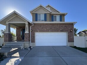 Building Photo - 1094 1825 W