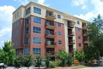 Building Photo - 277 S Gay St