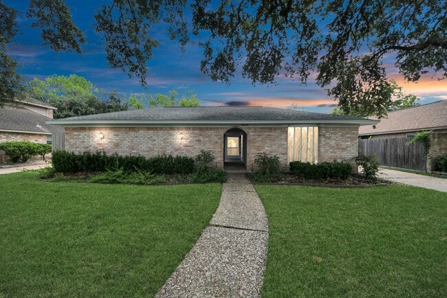 Building Photo - 14115 Wickersham Ln