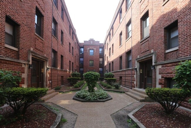 Building Photo - 931 W Sunnyside Ave