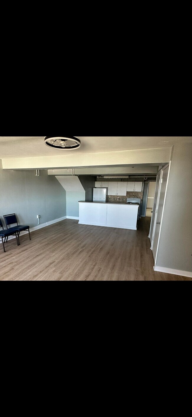 Sala de estar - 125 Oak Street apartments