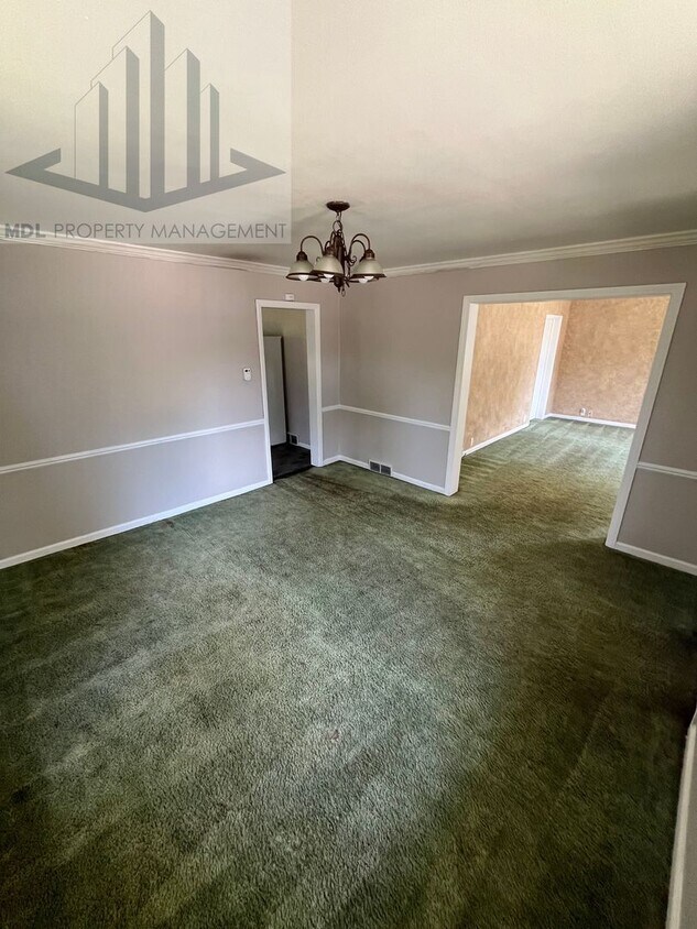 Foto principal - 3 Bed 1 Bath Home