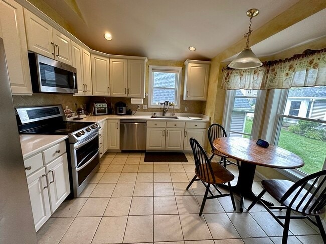 Building Photo - 56 Villagewood Dr