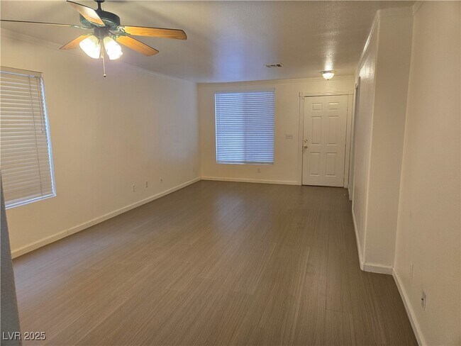 Foto del edificio - 326 Laguna Glen Dr