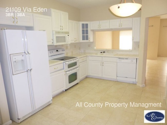 Building Photo - 21109 Via Eden