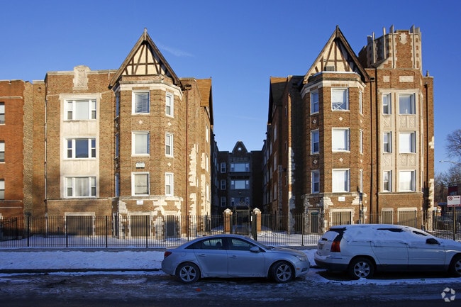 Building Photo - 8251-8261 S Ellis Ave