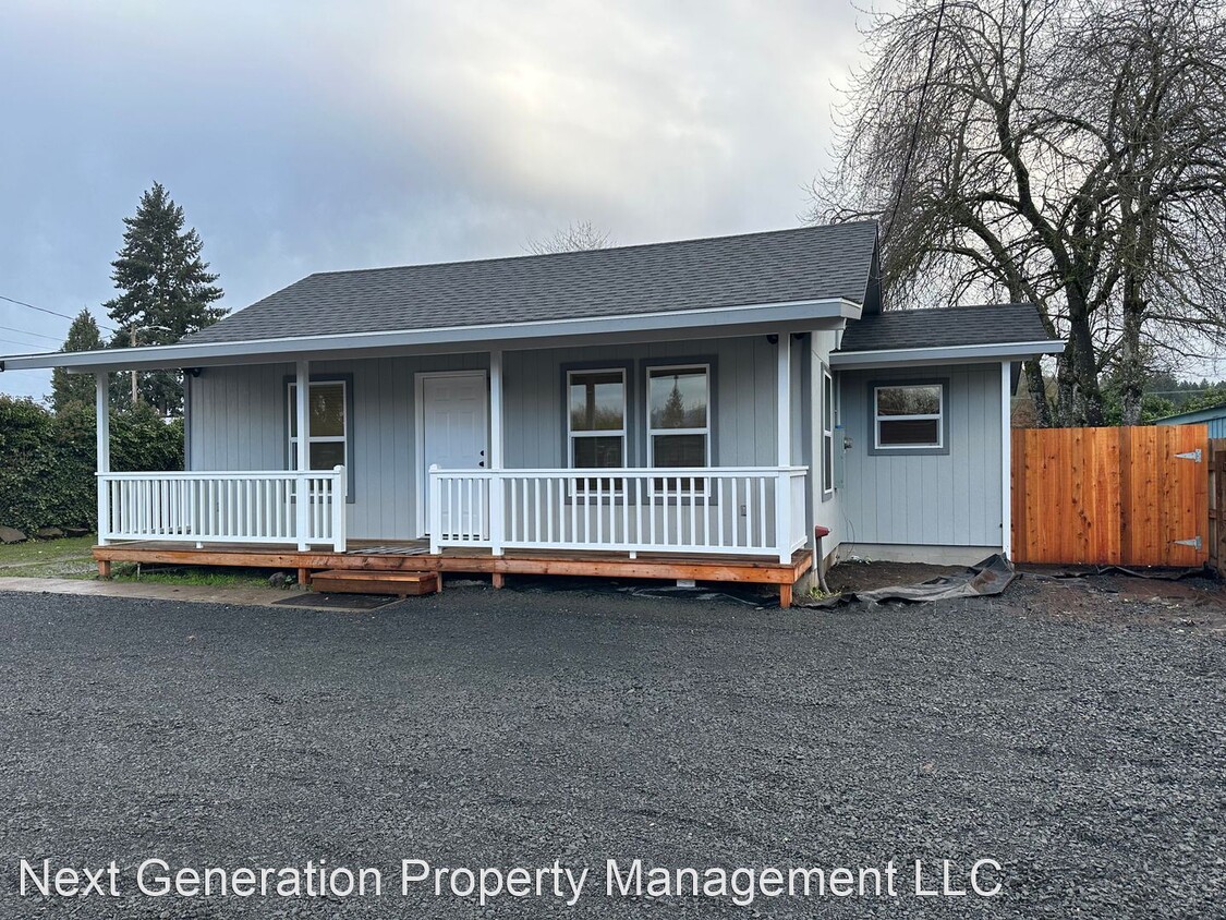 Primary Photo - 5 br, 3 bath House - 1231 Main St.