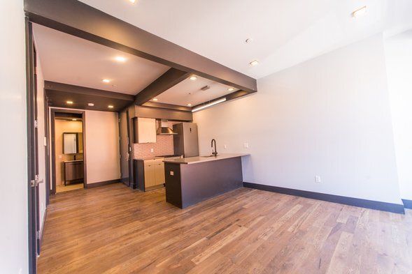 Building Photo - 370 Throop Ave