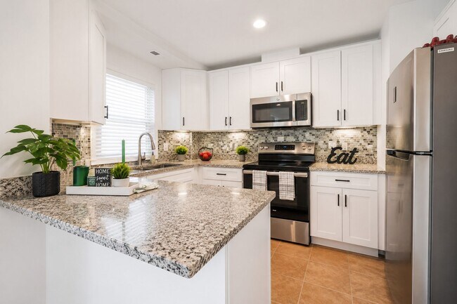 Foto del edificio - Beautifully Renovated 3 Bedroom • 2 Bathroom Home in Largo, Florida