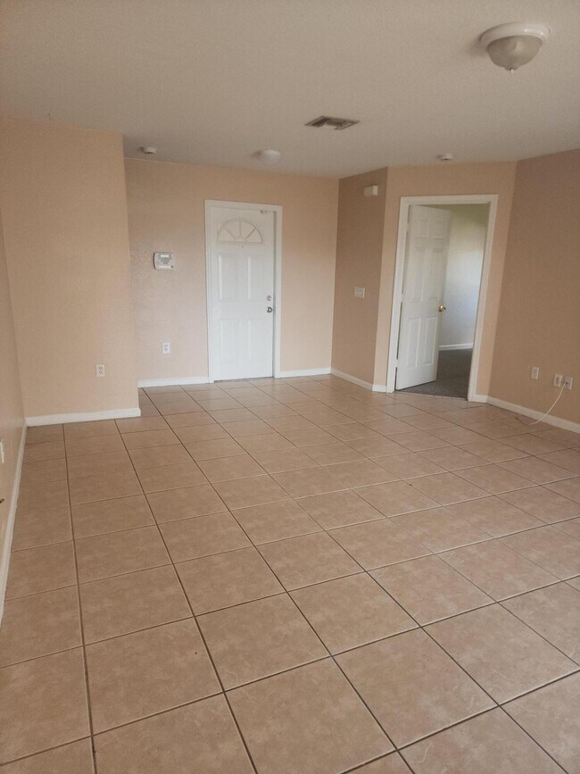 Foto del edificio - 8804 NW 38th Dr