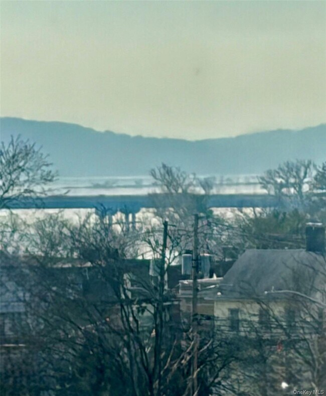 Building Photo - 116 Main St