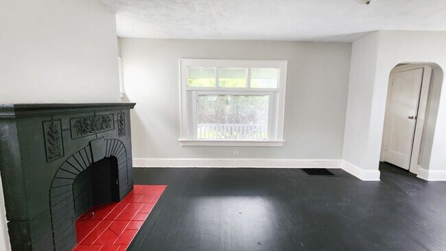 Foto del edificio - Move in ready!